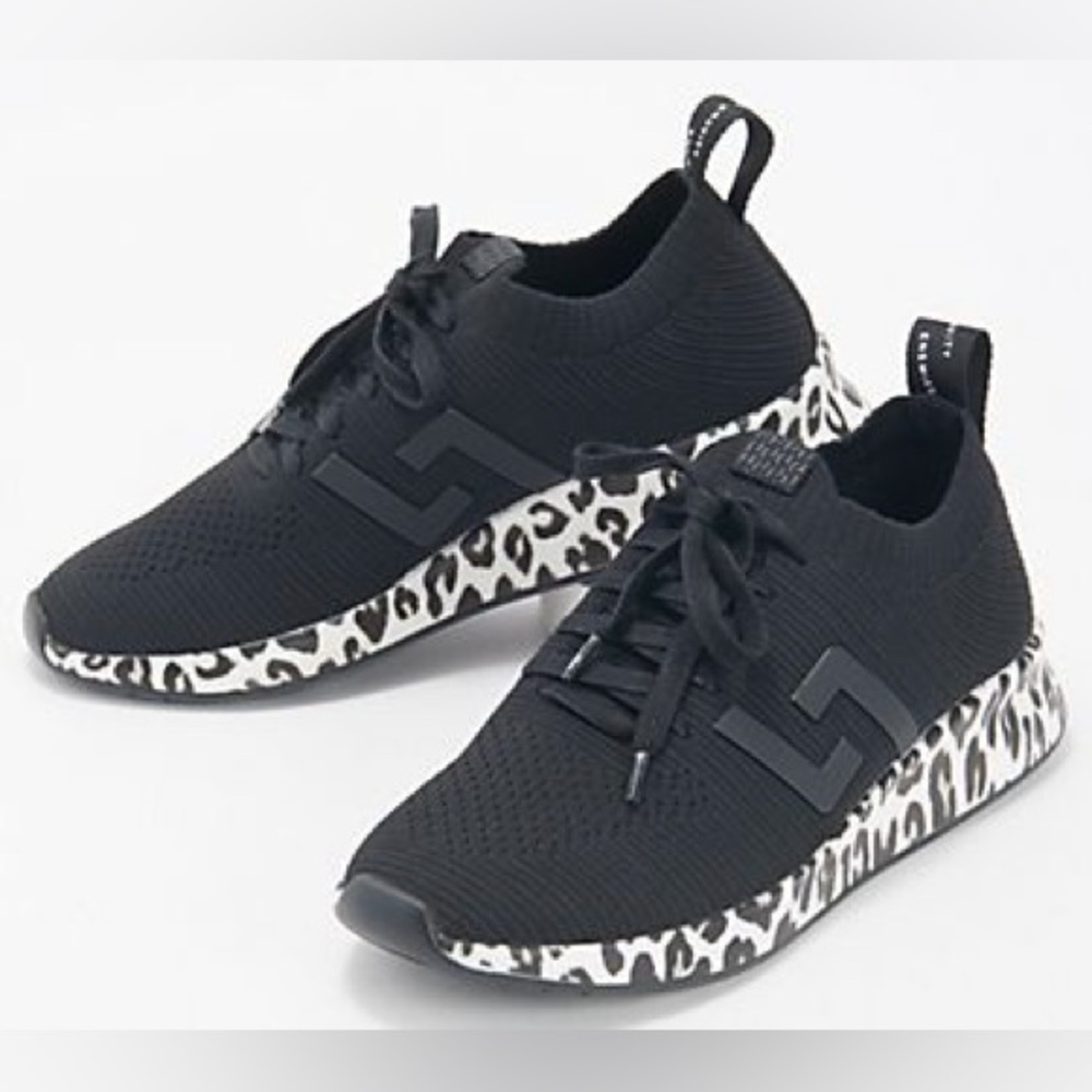 Black Low-Top Sneakers with Speckled Midsole